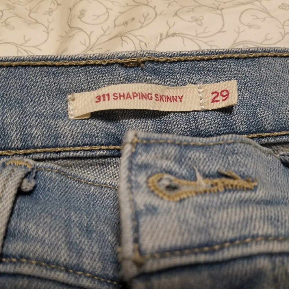 Levis